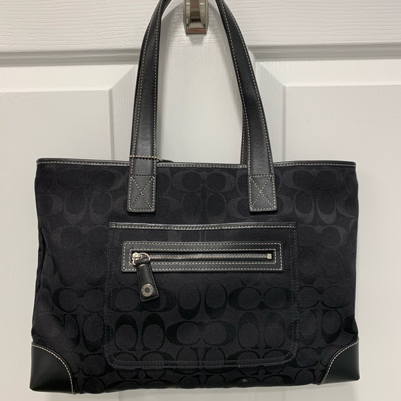 Coach Handbags - NWOT Coach Purse